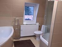 Atypický krásný slunný prostorný mezonetový byt 4+kk v historickém centru Chebu - 21