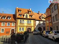 Atypický krásný slunný prostorný mezonetový byt 4+kk v historickém centru Chebu - 27