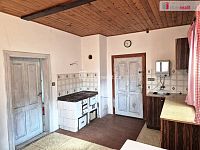 Prodej dvougeneračního RD ve Smržovce - Kuchyň 1 NP