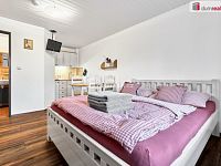 Prodej stylového apartmánového domu Mateřidouška v Chlumu u Třeboně – bazén, sauna, 27 lůžek, výborná obsazenost - 30