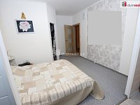 Krásný prostorný slunný byt ve čtvrtém patře panelového domu s výtahem - 10