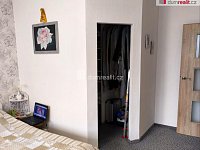 Krásný prostorný slunný byt ve čtvrtém patře panelového domu s výtahem - 14