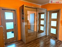 Krásný prostorný slunný byt ve čtvrtém patře panelového domu s výtahem - 27