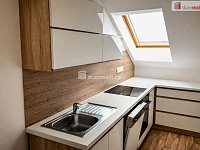 Pronájem podkrovního bytu 2+KK - Kolín - 3