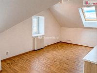 Pronájem podkrovního bytu 2+KK - Kolín - 5