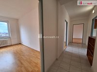 pronájem 4+1, 91 m2 s lodžií 5,53 m2, P10 Strašnice, Na Třebešíně, částečně zařízen, sklep, garáž - 24