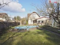 RD s dvěma byty, se zahradou, garáží s dílnou a studnou  - 13