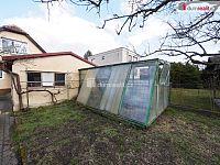 RD s dvěma byty, se zahradou, garáží s dílnou a studnou  - 17