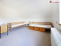 RD s dvěma byty, se zahradou, garáží s dílnou a studnou  - 28