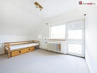 RD s dvěma byty, se zahradou, garáží s dílnou a studnou  - 29