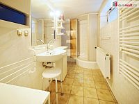 RD s dvěma byty, se zahradou, garáží s dílnou a studnou  - 4