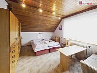 RD s dvěma byty, se zahradou, garáží s dílnou a studnou  - 7