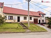 Prodej 2 rodinných domů v Popovicích