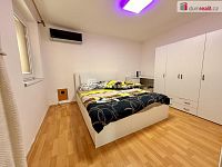 Prodej 2 rodinných domů v Popovicích - 10