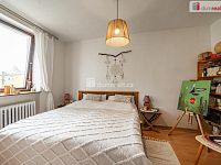 Udržovaný rodinný dům 5+1 se zahradou v Javorové ulici v Chebu - 11