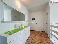 Udržovaný rodinný dům 5+1 se zahradou v Javorové ulici v Chebu - 17