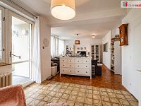 Udržovaný rodinný dům 5+1 se zahradou v Javorové ulici v Chebu - 6