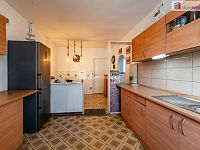 Udržovaný rodinný dům 5+1 se zahradou v Javorové ulici v Chebu - 7