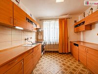 Udržovaný rodinný dům 5+1 se zahradou v Javorové ulici v Chebu - 8