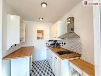 Pronájem bytu 2+kk, 38 m2, 5. května, Povrly