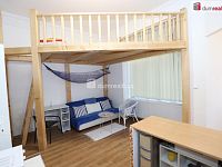 Atypický útulný byt 2+kk po rekonstrukci v přízemí krásné cihlové vily na ulici Krále Jiřího v Karlových Varech - 11