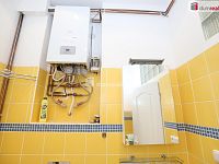 Atypický útulný byt 2+kk po rekonstrukci v přízemí krásné cihlové vily na ulici Krále Jiřího v Karlových Varech - 17