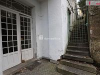 Atypický útulný byt 2+kk po rekonstrukci v přízemí krásné cihlové vily na ulici Krále Jiřího v Karlových Varech - 21