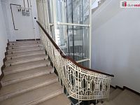 Atypický útulný byt 2+kk po rekonstrukci v přízemí krásné cihlové vily na ulici Krále Jiřího v Karlových Varech - 24