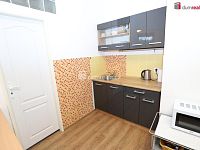 Atypický útulný byt 2+kk po rekonstrukci v přízemí krásné cihlové vily na ulici Krále Jiřího v Karlových Varech - 6