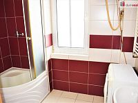 Byt 2kk Chebská ul. Karlovy Vary - koupelna