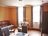 Byt 2kk Chebská ul. Karlovy Vary - pokoj s kuchyňským koutem