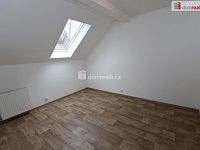Krásný prostorný byt 3+1/B v prvním patře menšího bytového domu na Zádubu u Mariánských Lázních - 7