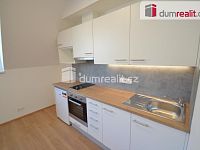 Pronájem bytu 1+kk 30 m2 P4 Nusle novostavba výtah podkroví