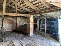 Prodej vesnického RD 4+1 k rekonstrukci se zahradou a zázemím stodoly, kolny, garáže a vejminku 1+KK. Obec Korno, Beroun. - 18