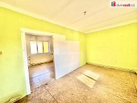 Prodej domu se stodolou a garážemi k rekonstrukci - 12