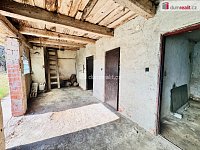 Prodej domu se stodolou a garážemi k rekonstrukci - 15