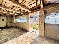 Prodej domu se stodolou a garážemi k rekonstrukci - 15