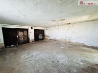 Prodej domu se stodolou a garážemi k rekonstrukci - 18