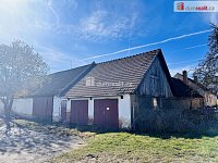 Prodej domu se stodolou a garážemi k rekonstrukci - 2