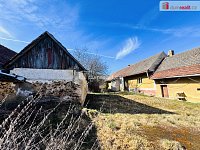 Prodej domu se stodolou a garážemi k rekonstrukci - 27