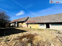 Prodej domu se stodolou a garážemi k rekonstrukci - 29