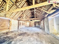 Prodej domu se stodolou a garážemi k rekonstrukci - 4