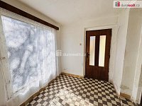 Prodej domu se stodolou a garážemi k rekonstrukci - 5