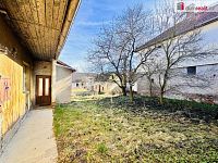 Prodej domu se stodolou a garážemi k rekonstrukci - 5