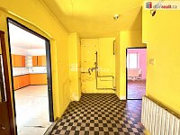 Prodej domu se stodolou a garážemi k rekonstrukci - 7