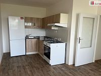 Pronájem 2kk 43m2 P8 Kobylisy panel po rekonstrukci lodžie 6m2 částečnš zařízeno