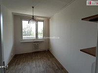 Pronájem 2kk 43m2 P8 Kobylisy panel po rekonstrukci lodžie 6m2 částečnš zařízeno - 3