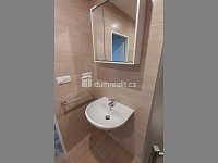 Pronájem 2kk 43m2 P8 Kobylisy panel po rekonstrukci lodžie 6m2 částečnš zařízeno - 6