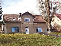 RD 5+1 (dvě bytové jednotky), pozemek 1 698m2, Litvínov