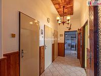 Prodej staršího RD s velkou zahradou, Dobrovíz - 18